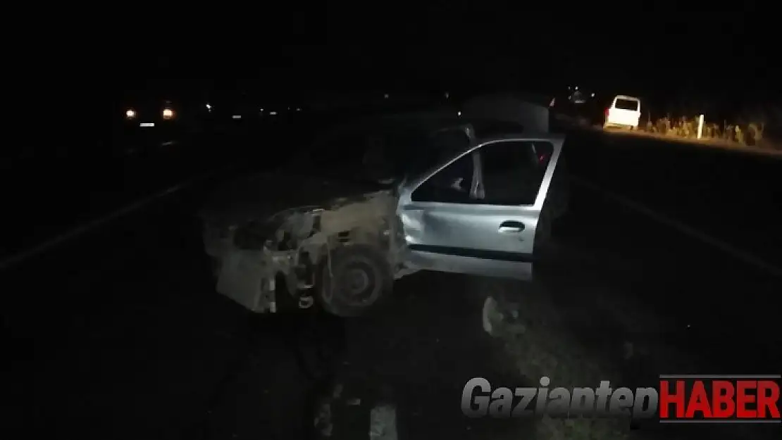 İki otomobilin çarpıştı: 3 kişi yaralandı