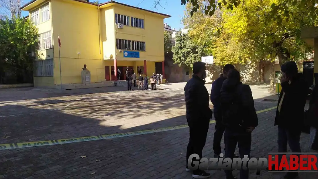 Gaziantep'te ilkokulda yangın paniği