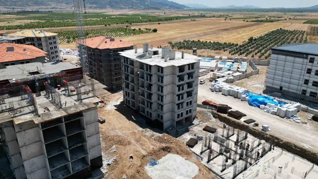 İslahiye'de bir yandan yıkım bir yandan inşaat sürüyor