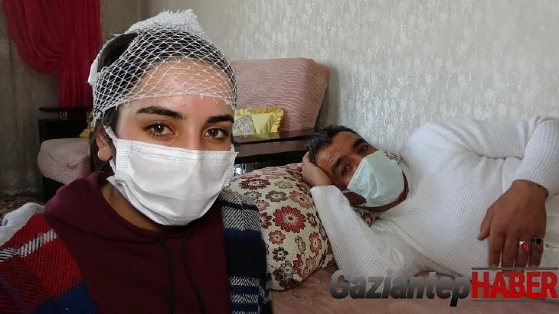Jandarma kapısında nöbet tutuyor