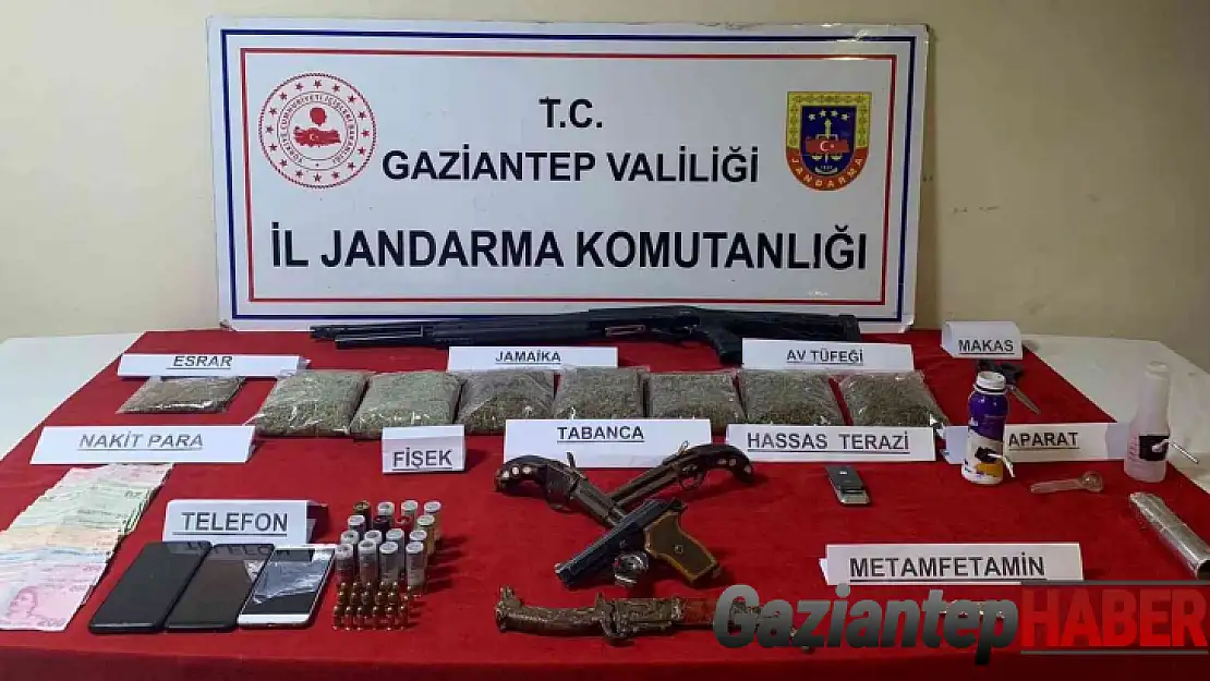 Jandarma uyuşturucu satıcısı ve kaçakçılara göz açtırmıyor