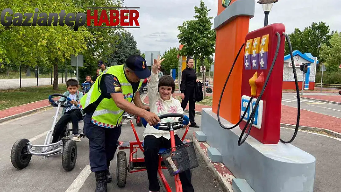 Jandarmadan özel çocuklara trafik eğitimi