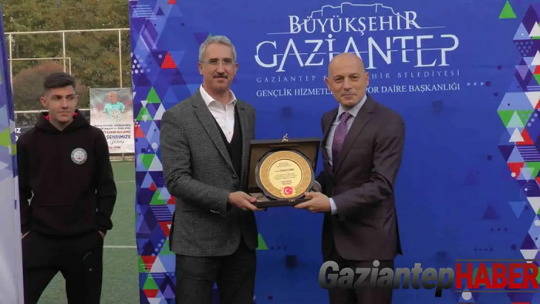 Jübile yapacak Cüneyt Çakır'a Gaziantep'te plaket