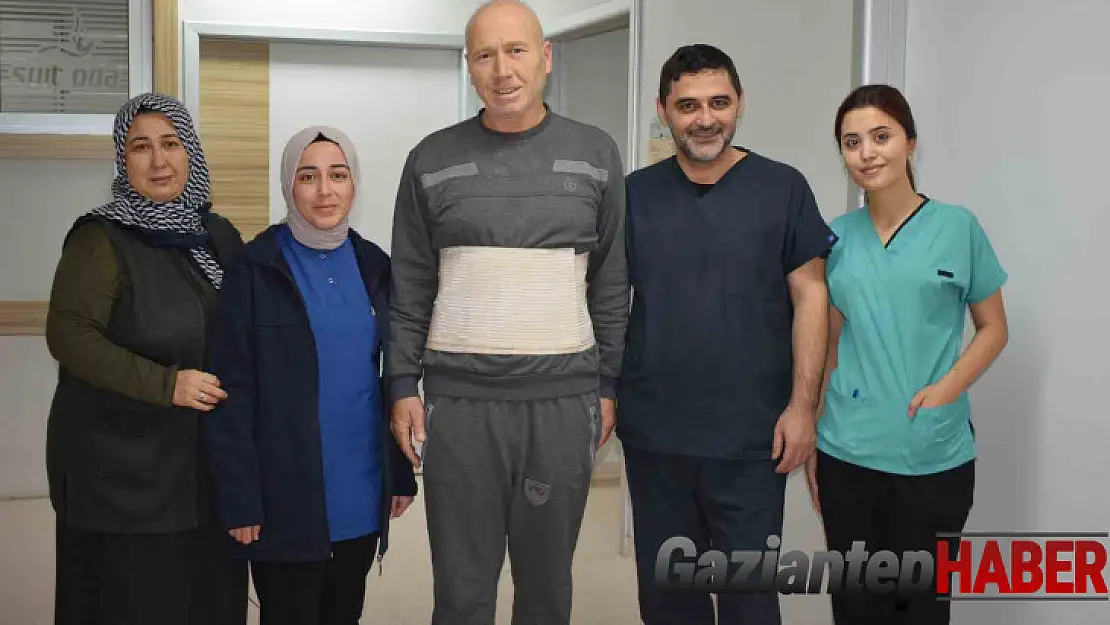 Kanser hastasına ince bağırsağından mide yapıldı