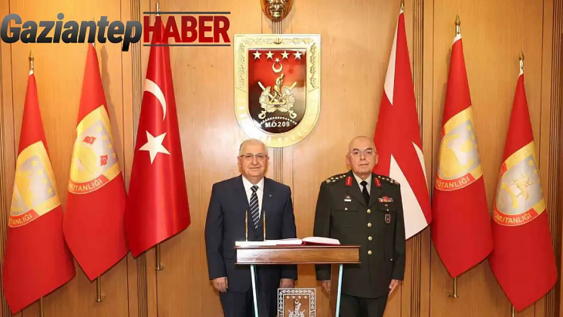 Kara Kuvvetleri Komutanlığında devir-teslim töreni