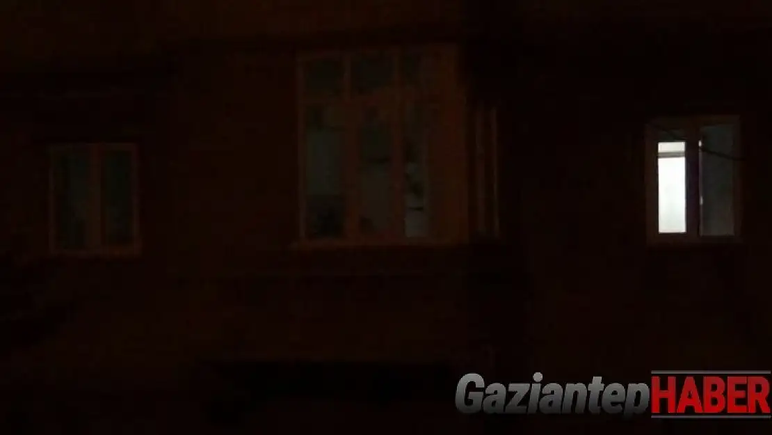 Eve döndüğünde eşini o halde görünce kafasına sıktı