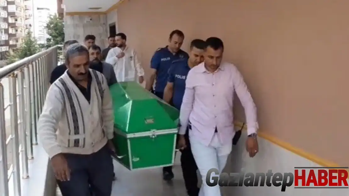 Karısını öldüren öğretmen, polislerden özür diledi