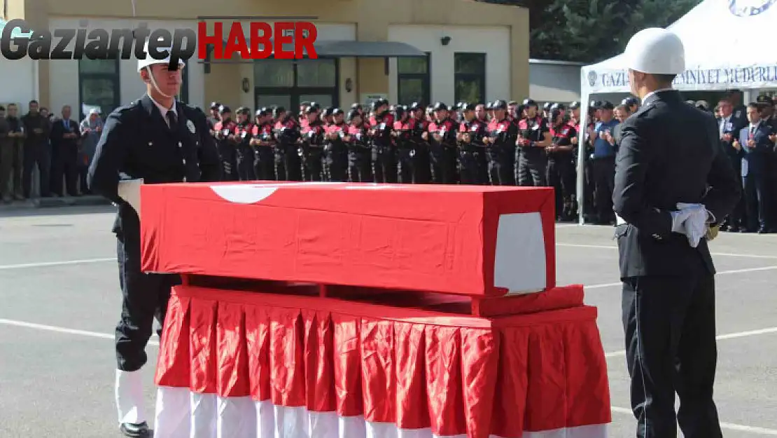 Kazada şehit olan polisin naaşı törenle memleketine uğurlandı