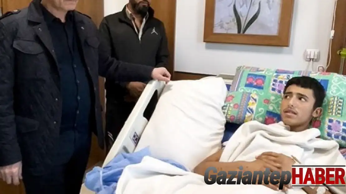 Kesilen ayağını unuttu yaralı depremzedelere dua etti