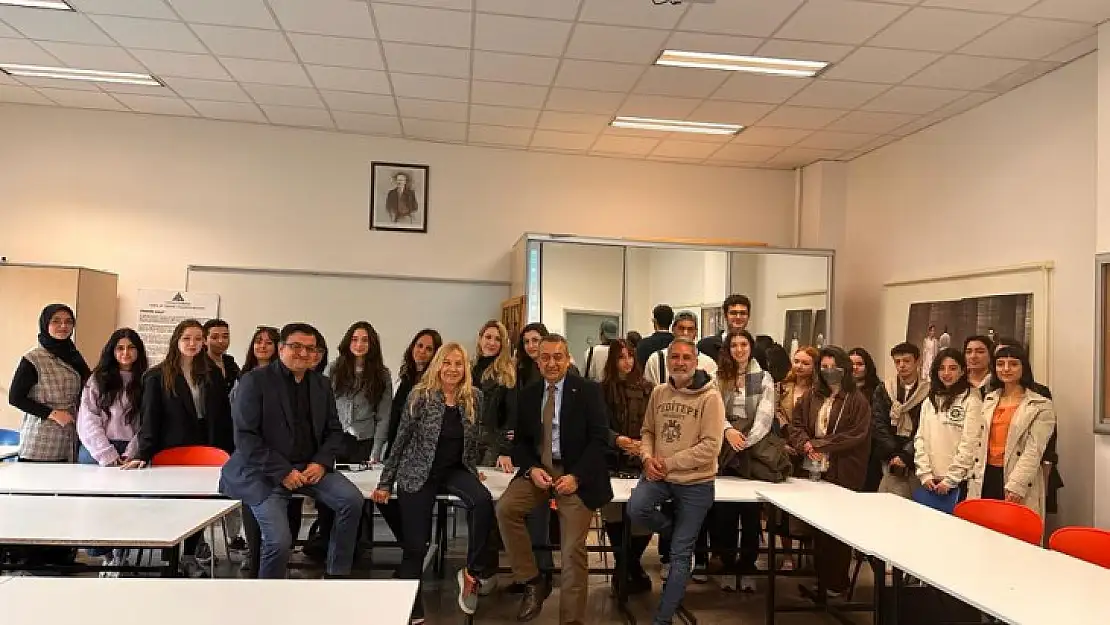 Kileci üniversitelilerle buluştu