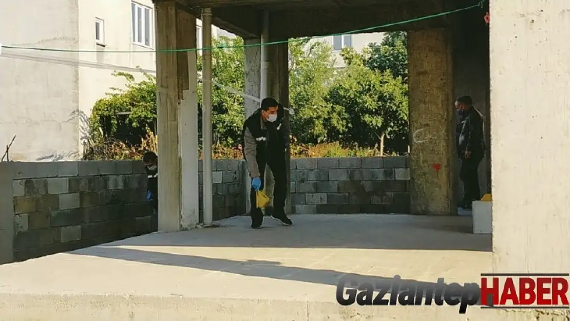 Kıskandığı eşini vurdu