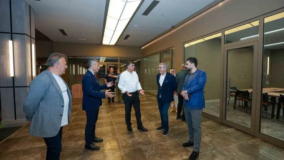 Köken ve Fadıloğlu ile D.T. Şehitkamil Sahnesi'ni inceledi
