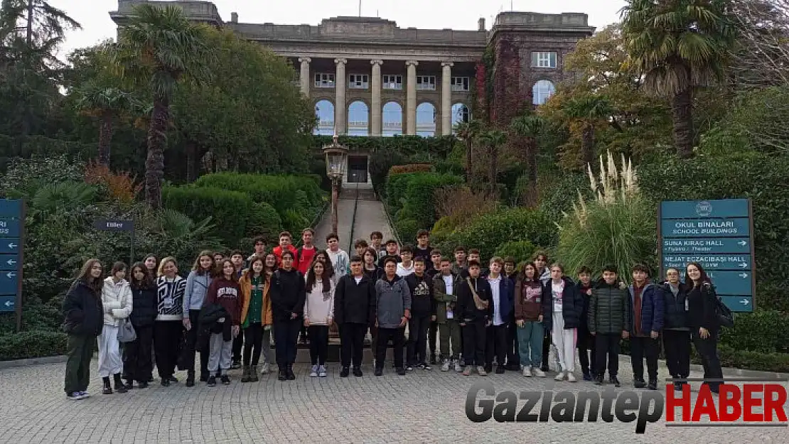 Kolej öğrencileri İstanbul'u gezdi