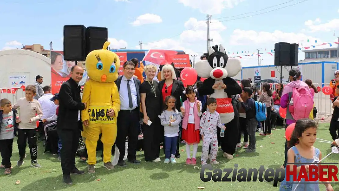 Konteyner kentte 23 Nisan coşkusu