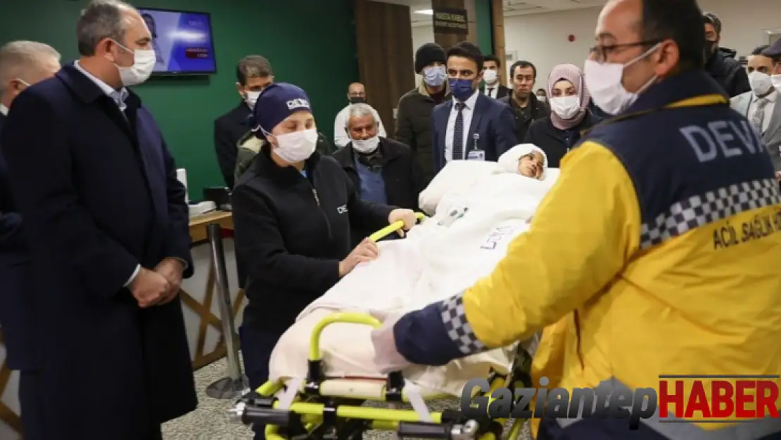 Küçük Asiye'yi Antalya'ya Bakan Gül uğurladı