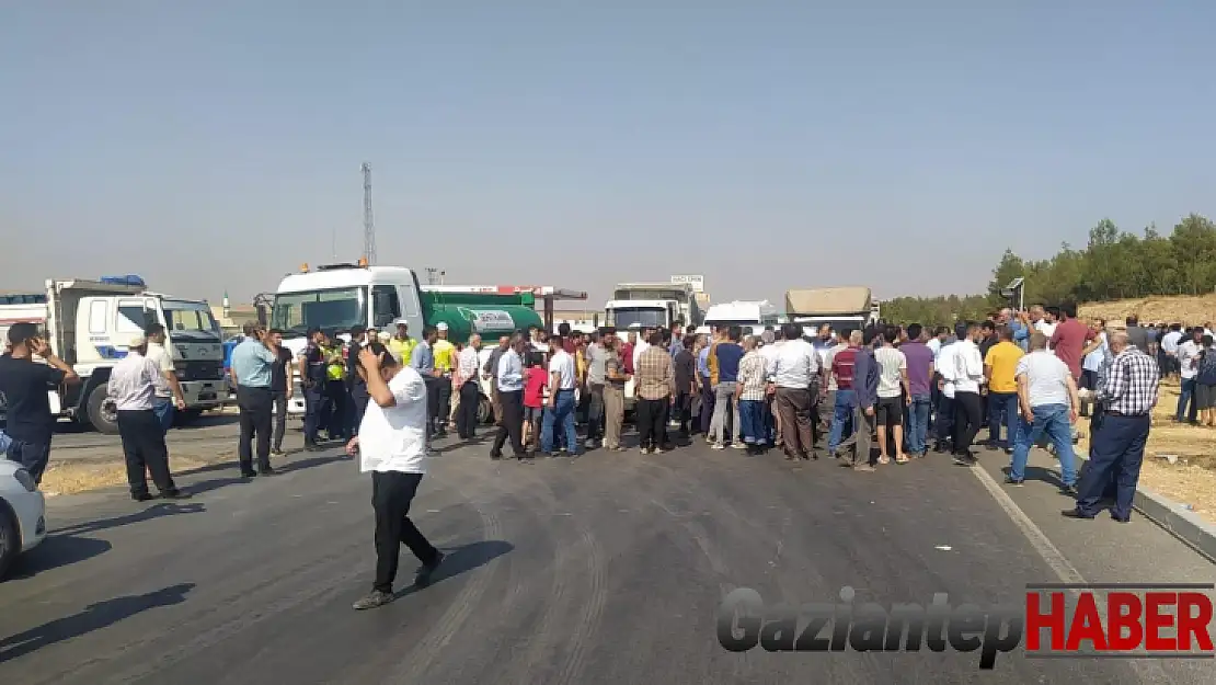 Kuzu eti indirimini protesto eden besiciler yol kapattı