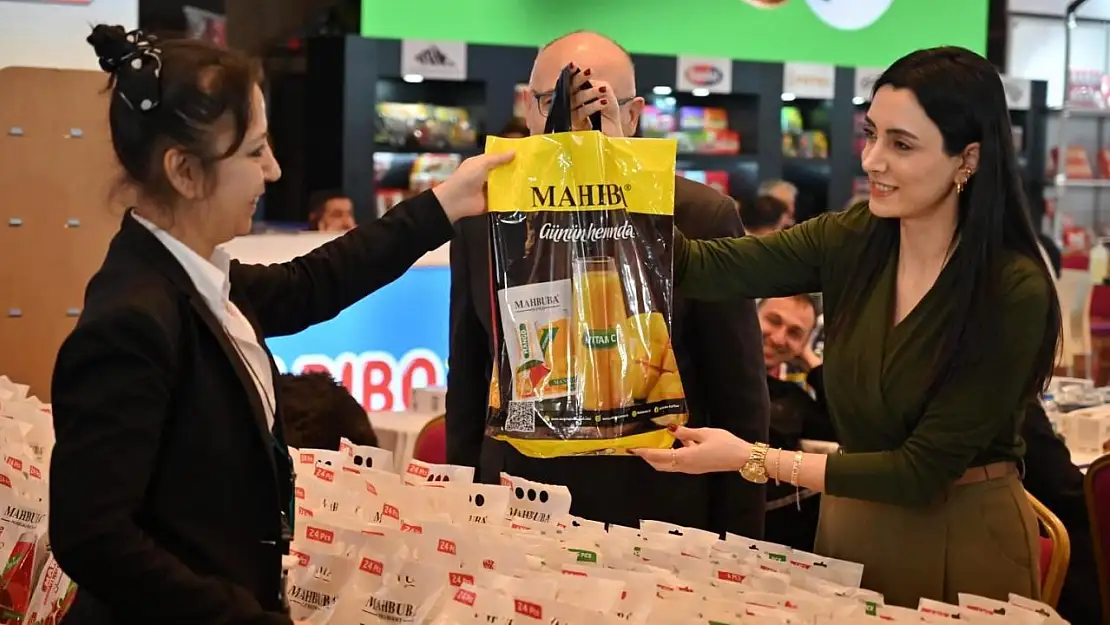 Mahbuba, Antalya'da göz doldurdu