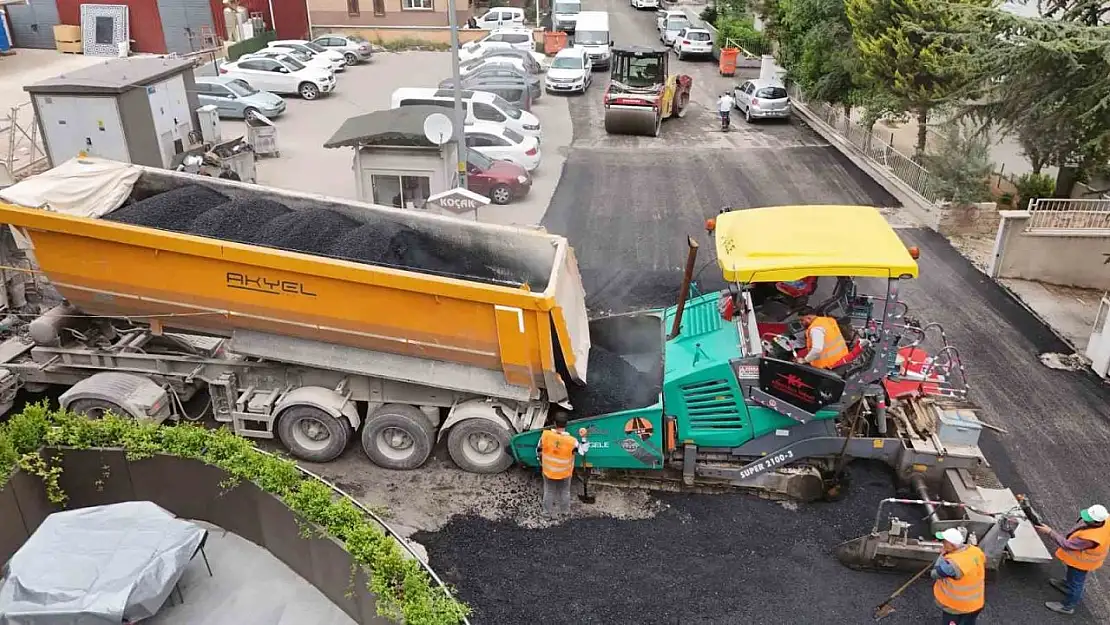 Mücahitler Mahallesi'nde bozuk yollar yenilendi