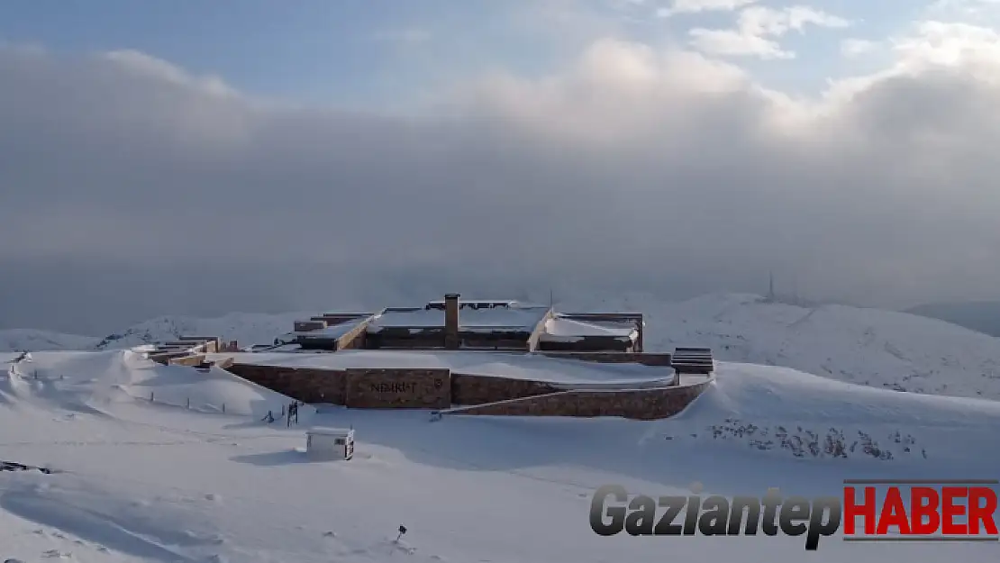 Nemrut Dağı buz tuttu