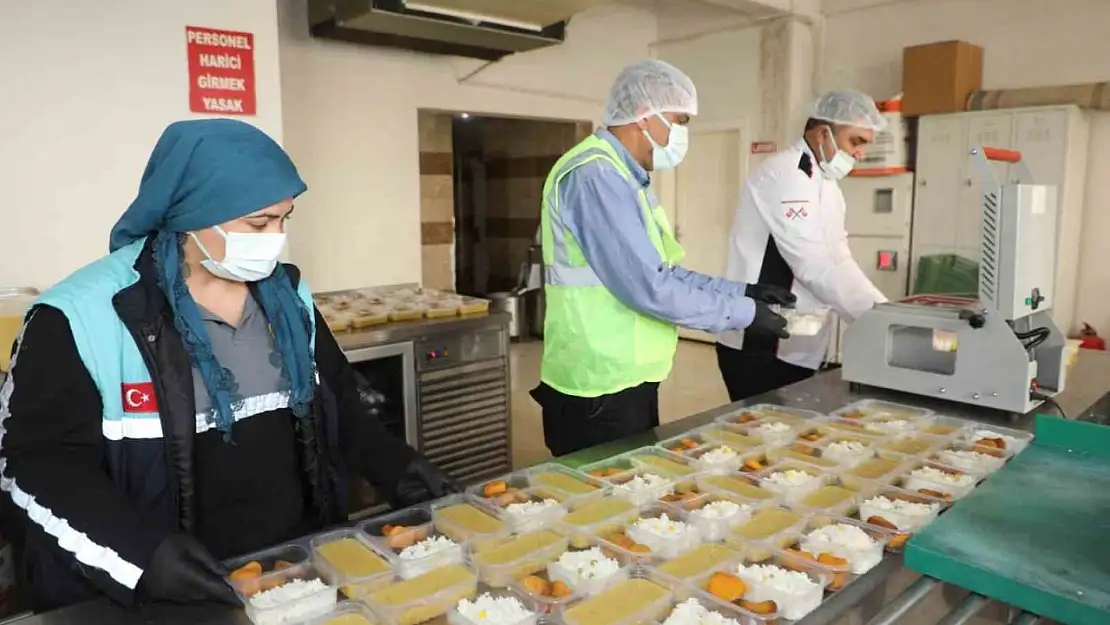 Nizip Belediyesi'nden Ramazan ayında gönüllere dokunan iyilik sofrası
