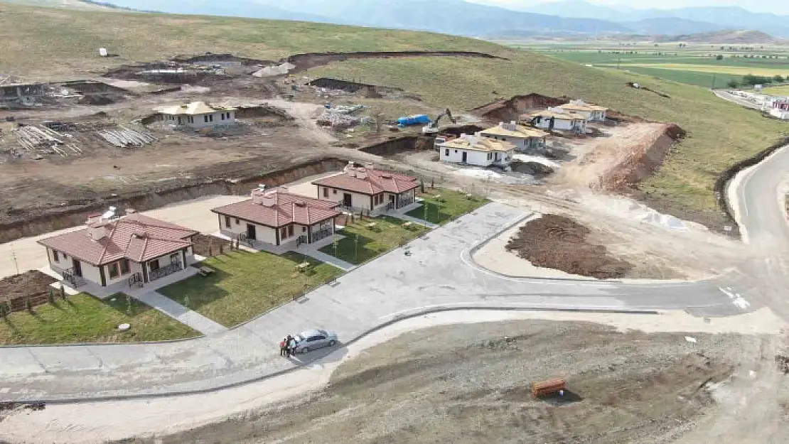 Nurdağı'nda köy evleri hızla tamamlanıyor