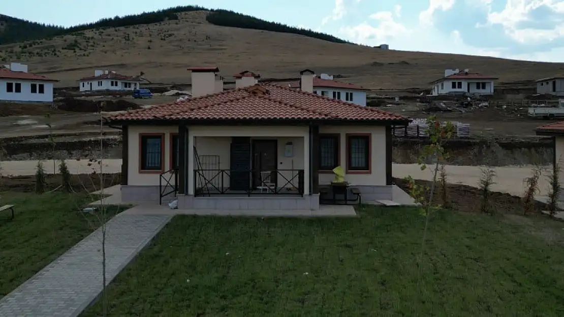 Nurdağı'nda köyevleri villaları aratmıyor