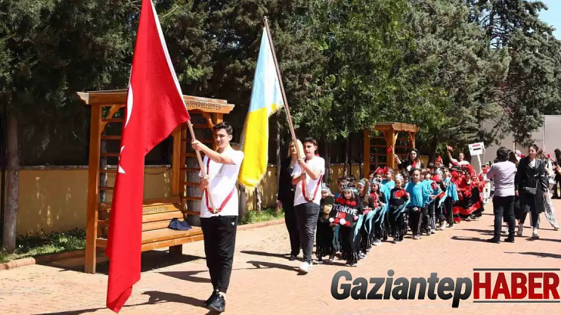 Öğrencilerin oluşturduğu kortej ilgi gördü