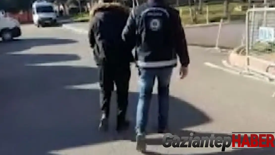 Otoyolda durdurulan araçtan 6 düzensiz göçmen çıktı