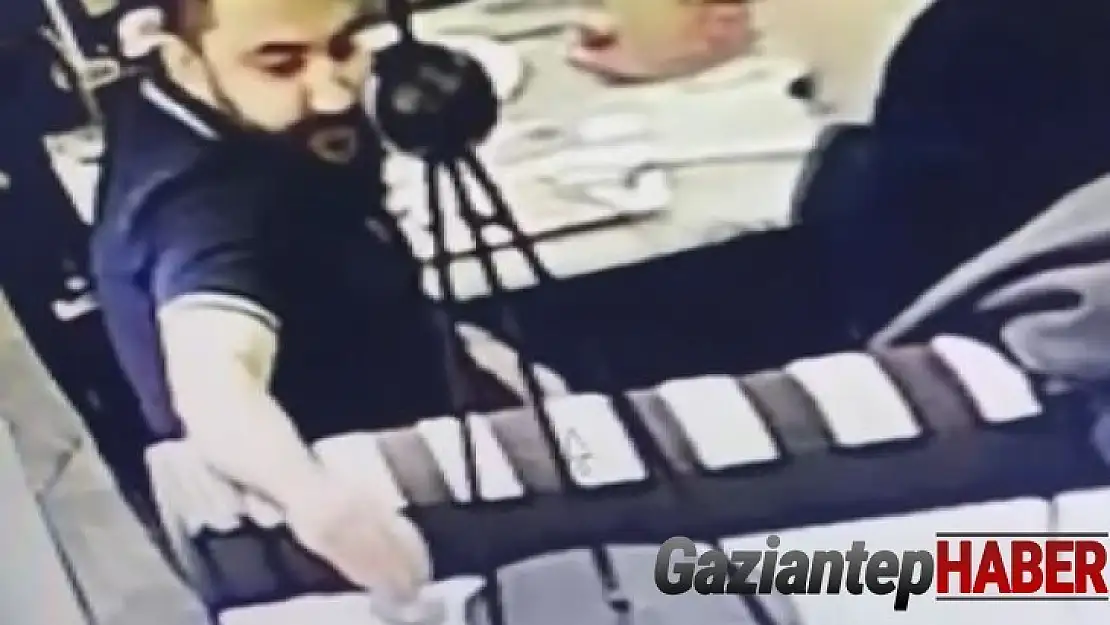 2 bin liralık kulaklığı çaldı, yerine çakma olanı bıraktı