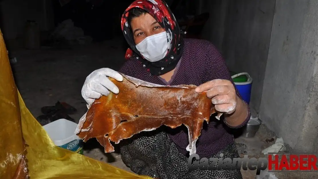 Geleneksel yöntemlerle üzüm pestile dönüşüyor