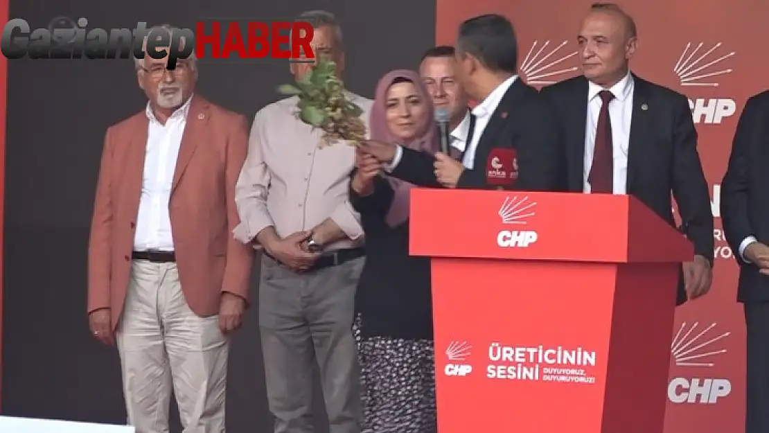 Özgür Özel'e protestocu diye tanıtılan kadın belediye başkanının eşi çıktı