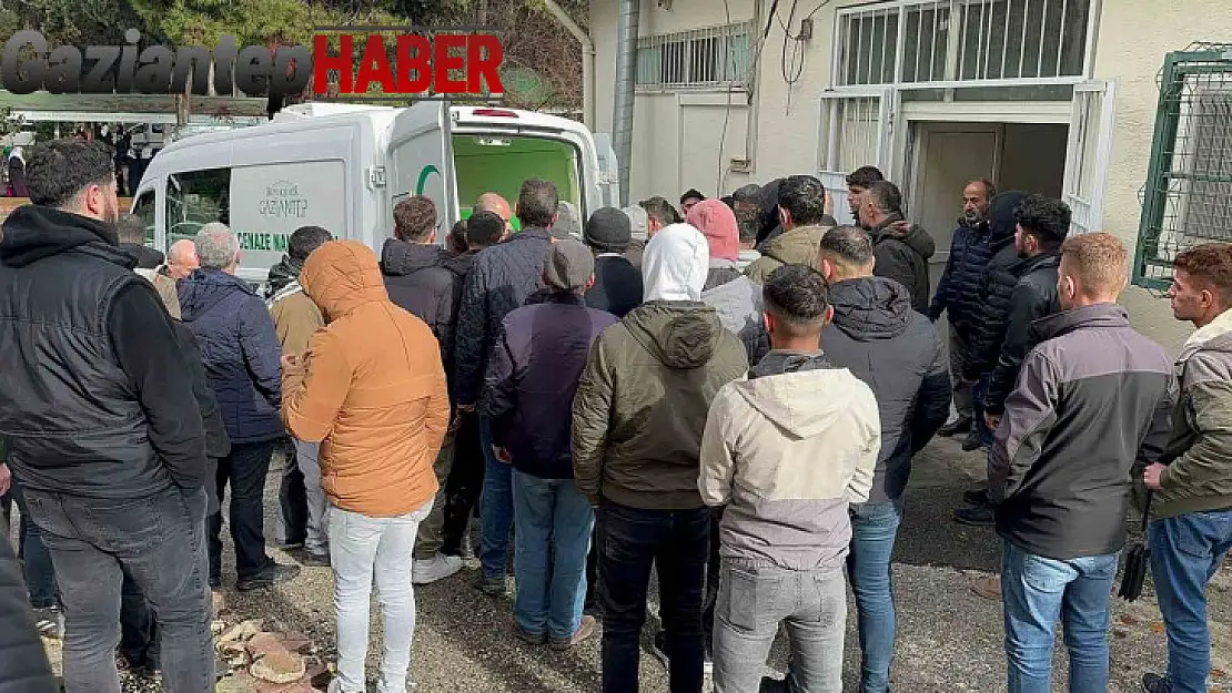 Paket servis götürürken kaza yapan genç hayatını kaybetti