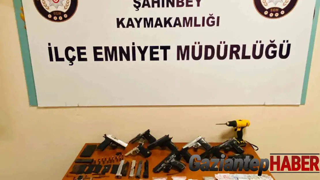 Polis uyuşturucu satıcılarına göz açtırmıyor: 4 gözaltı