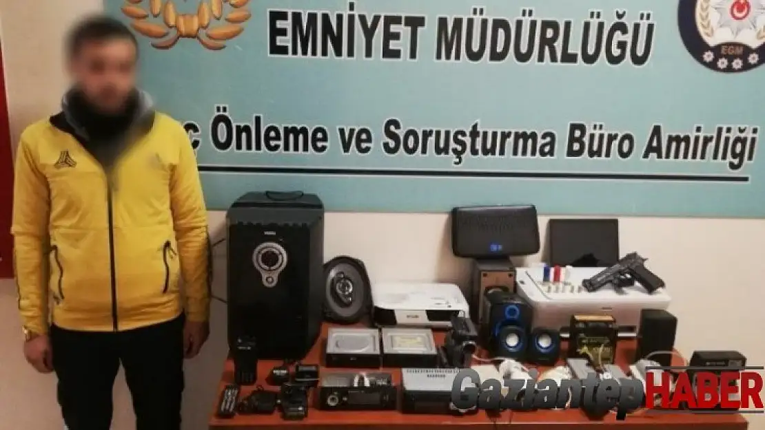 Polisin şüphelendiği evden çok sayıda çalıntı malzeme ele geçirildi