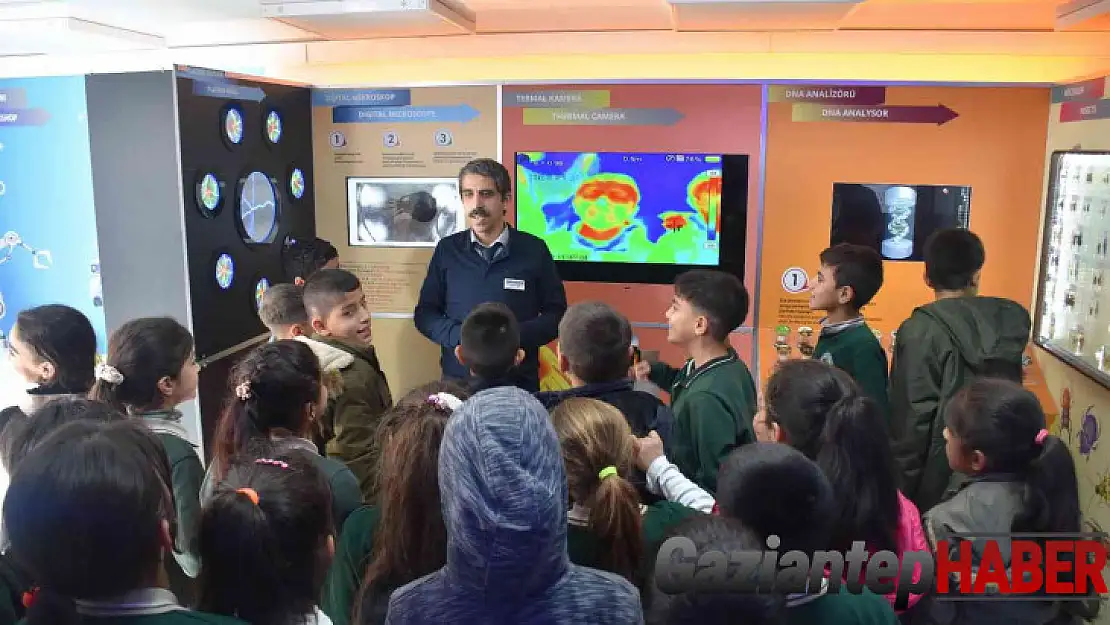 Şahinbey 'Bilim Tırı' ile bilimi ve teknolojiyi okullara taşıyor