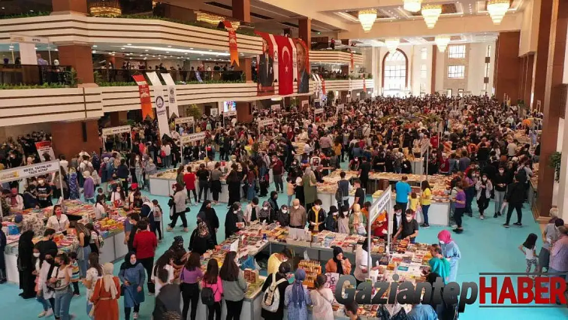Şahinbey Belediyesi kitap fuarına yoğun ilgi sürüyor