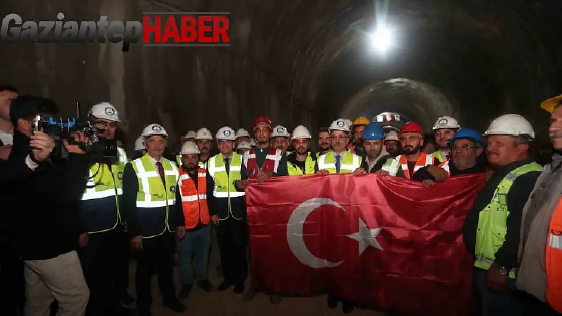 Şahinbey'de 100. Yıl Tünellerinde ilk ışık bakanlarla birlikte görüldü