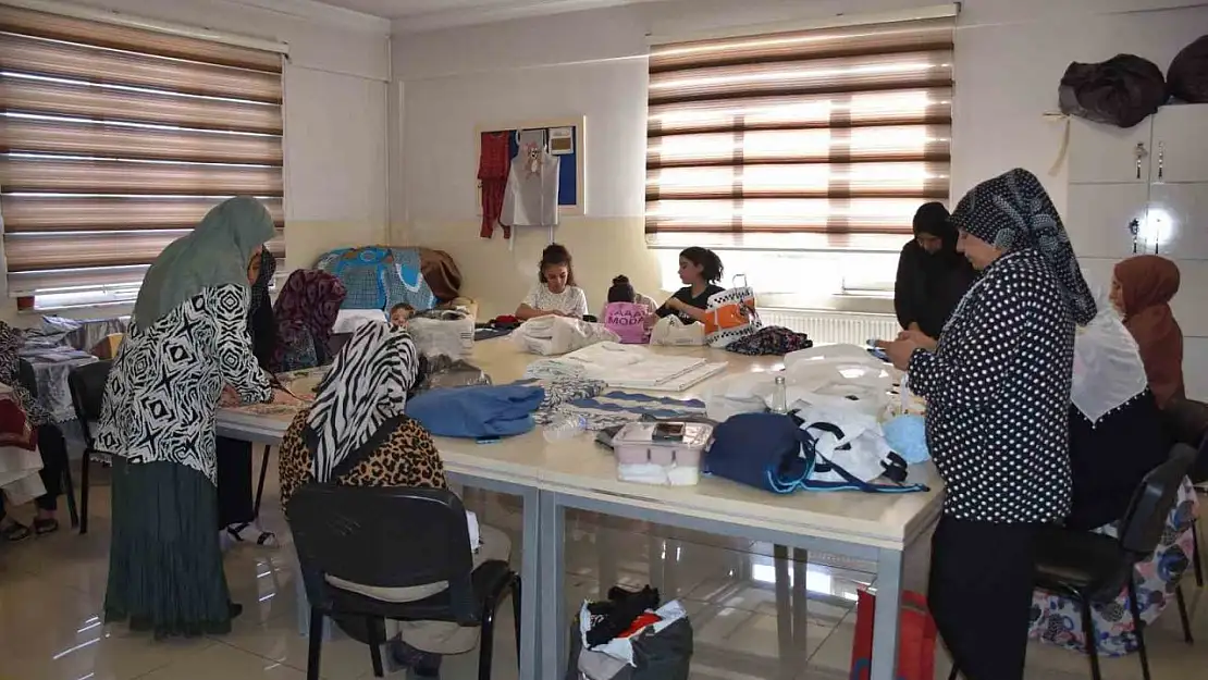 Şahinbey'de kadınlar hem üretiyor hem kazanıyor