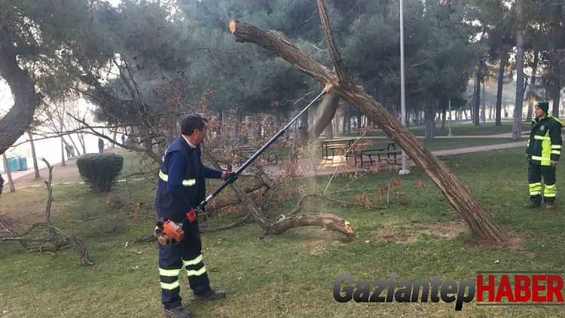 Şahinbey'de parklarda bakım, onarım ve yenileme çalışmaları yapılıyor