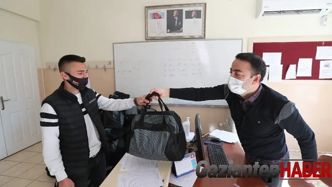 Şahinbey'den 40 bin 799 Mehmetçik'e çanta