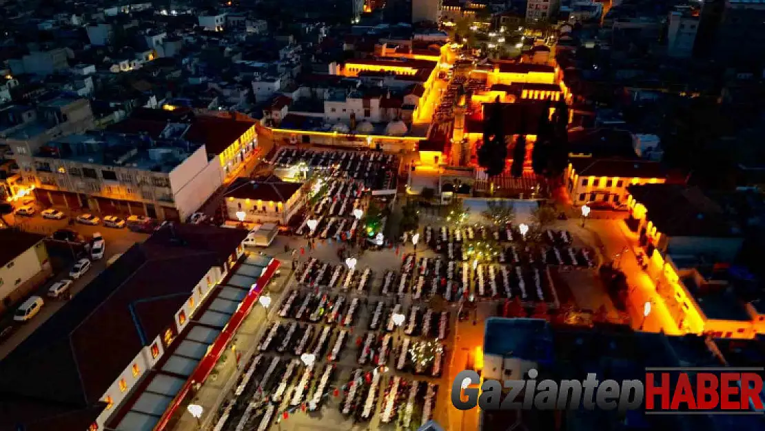 Şahinbey, her gün on binlerce kişiyi iftarda buluşturuyor