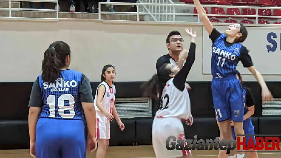 Sanko okulları basketbol takımı il ikincisi oldu