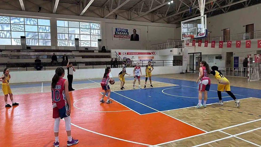 SANKO Okulları basketbolda namağlup bölge şampiyonu oldu