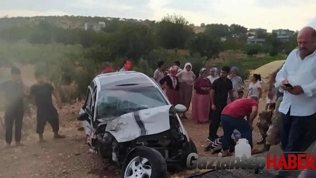 Gaziantep-Şanlıurfa yolunda otomobil ile kamyonet çarpıştı: 1 ölü, 2 yaralı