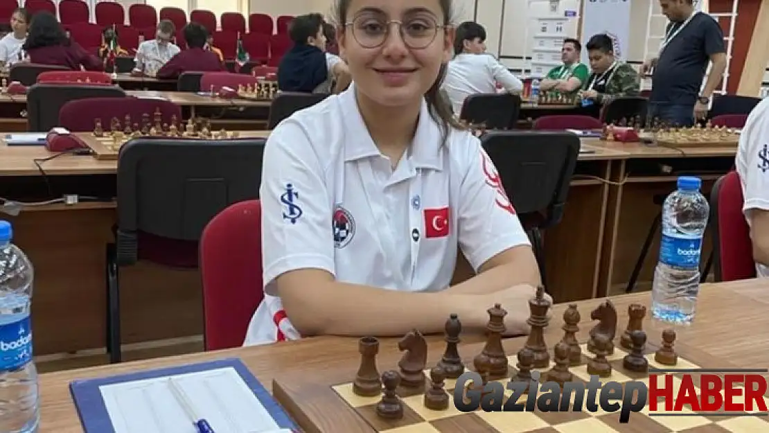 Satranç şampiyonu Gaziantep Kolej Vakfı'ndan