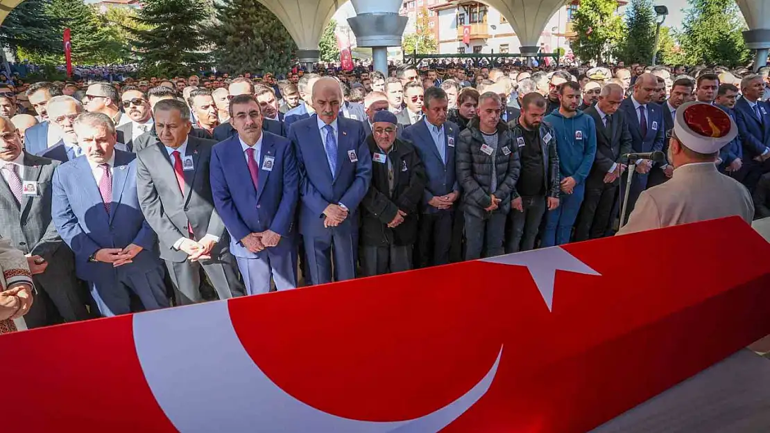 Şehit taksici Murat Aslan son yolculuğuna uğurlandı