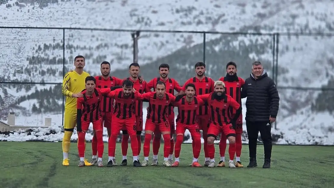 Şehitkamil Belediyespor 3 puanla döndü