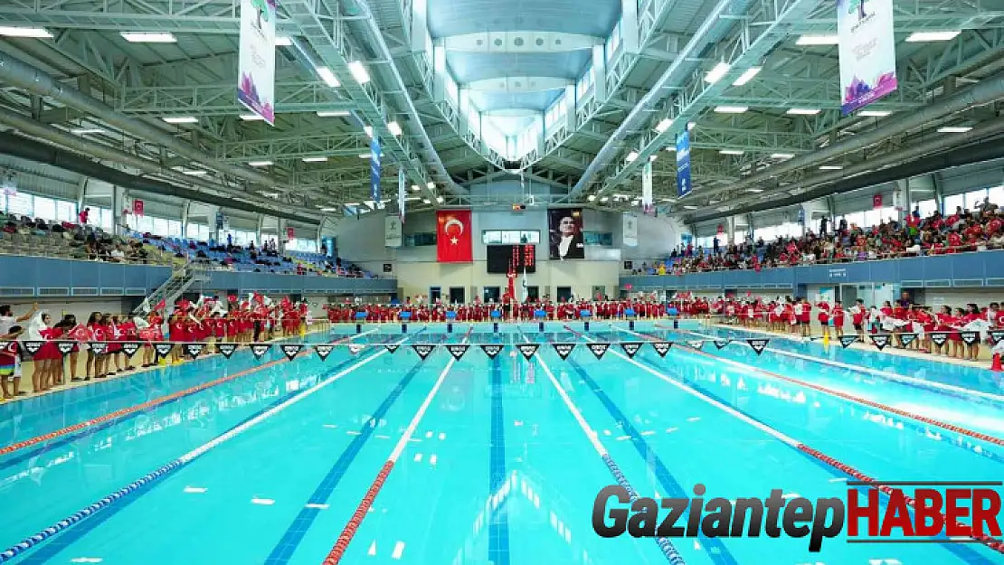Şehitkamil'de 493 sporcu zafer coşkusuyla kulaç attı