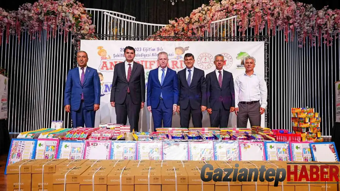 Şehitkamil'de ana sınıfı öğrencilerine kırtasiye seti armağan edildi