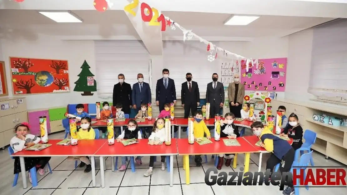 Şehitkamil'den öğrencilere 10 bin satranç seti